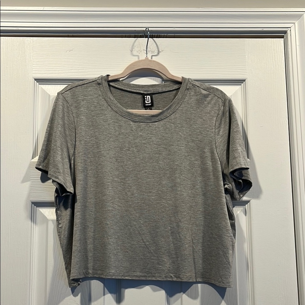 Ideology Gray Crop Relaxed Short SleeveTee Size M Active Wear. New with tags